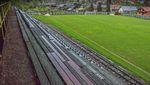 Foto: Waduh, Kereta Api Masuk Lapangan Sepakbola
