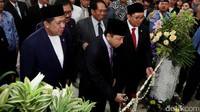 Setya Novanto resmi membuka pameran foto wartawan parlemen.