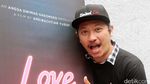Gading Marten Jajal Berkumis, Pantes Nggak?