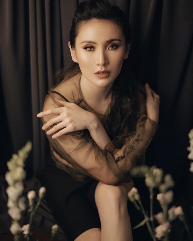 Fitria Yusuf kini jadi perbincangan netizen. Fashionista cantik ini diketahui menjabat sebagai Wadirut PT Citra Marga Nusaphala Persada. Salah satu raksasa jalan tol di tanah air. Yuk, kenal lebih dekat sosok Fitria Yusuf berdasarkan wawancara bersama Wolipop, beberapa waktu lalu. Foto: Instagram