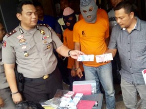 Polisi Bekuk Komplotan Pengedar Uang Palsu Rp 50 Juta di Medan
