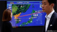 Sebelumnya, Korut baru saja menembakkan sebuah rudal balistik yang melintasi wilayah udara Jepang. Rudal Korut dilaporkan jatuh di perairan dekat Hokkaido, Jepang pada Selasa (29/8) pagi waktu setempat. REUTERS/Kim Kyung-Hoon.