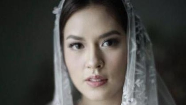 Adem! Ngaji Jelang Nikah Aja Raisa Cantik Banget