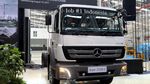 Truk Mercedes-Benz Resmi Dirakit di Bogor