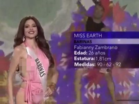 Malfungsi Busana, Payudara Finalis Ratu Kecantikan Ini Terekspos Saat Live Show