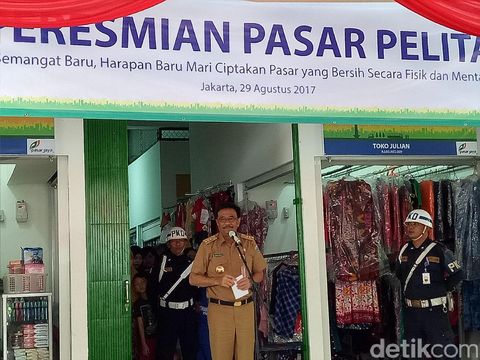 Djarot Ingin Pasar Tradisional Gunakan Transaksi Non-Tunai.