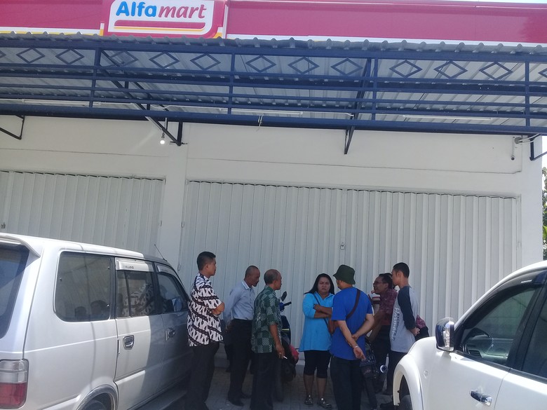 Dianggap Matikan Usaha, Minimarket ini Diprotes Pemilik Toko Dianggap Matikan Usaha, Minimarket ini Diprotes Pemilik Toko