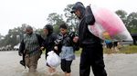 Potret Warga Texas yang Dilanda Banjir Akibat Badai Harvey