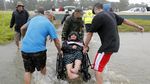 Potret Warga Texas yang Dilanda Banjir Akibat Badai Harvey