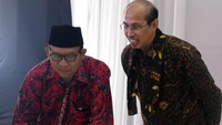 Bupati Banyumas Achmad Husain mengatakan dengan adanya perubahan status tersebut, menjadi berkah tersendiri bagi masyarakat Banyumas, karena akan menambah dampak yang luar biasa bagi daerahnya khususnya pada sektor pendidikan. Foto: dok. Pemprov Jateng