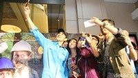 Begini suasana para pemain Warkop DKI Reborn saat di Yogyakarta. (Foto: Warkop DKI Reborn di Yogyakarta (Hanif/detikHOT)