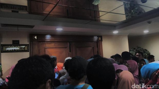 Jemaah korban First Travel datangi Bareskrim.