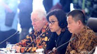 Pemerintah Indonesia diwakili Menteri ESDM, Ignasius Jonan, dan Menteri Keuangan, Sri Mulyani mengumumkan kesepakatannya terkait hasil negosiasi dengan PT Freeport Indonesia, yang diwakili langsung oleh CEO Freeport-McMoRan Copper & Gold Inc, Richard Adkerson.
