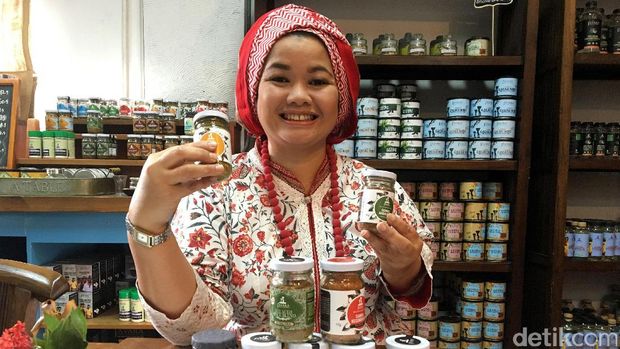 Helianti Hilman CEO & Founder Javara