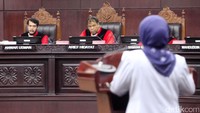 Sejumlah pihak terkait hadir termasuk dari pemerintah yaitu Litigasi Peraturan Perundang-undanganan Kemenkum HAM, Ninik Hariwanti.