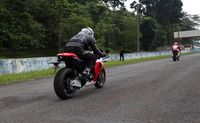 Sensasi mengendarai RC213V-S di Sentul (Foto: Honda)