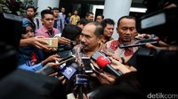 Kepala PPATK Kiagus Ahmad Badaruddin memberikan keterangan usai rapat.