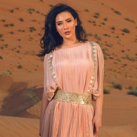 Wanita yang akrab disapa Fifi ini juga sangat menyukai dunia fashion. Setelah mendapat pengalaman kerja di majalah, ia membuka butik yang diberi nama Ivy Beautique. Foto: Instagram