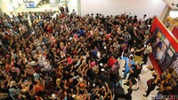 Rame banget ya. (Foto: Warkop DKI Reborn di Semarang (Hanif/detikHOT)