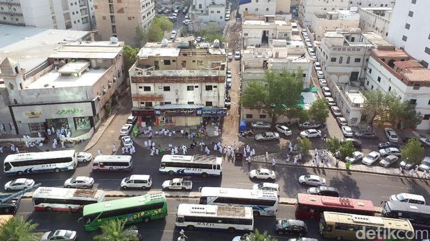 Jemaah Indonesia bergeser ke Arafah bersiap ikuti Puncak Haji