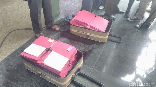 Barang bukti yang dibawa jemaah.