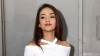 Tsania mengaku itu adalah efek karena sibuk kerja dan mengurus perceraiannya itu. Pool/Noel/detikFoto.
