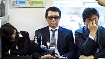 Di Jepang terkenal istilah Salary Man atau penggila kerja.  (Foto: David Tesinsky)