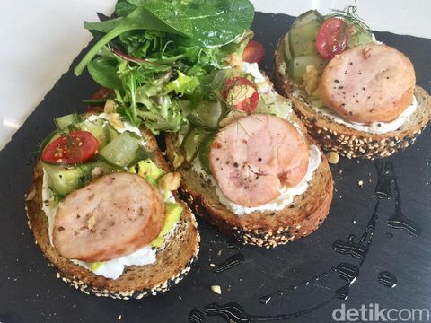 Smashed Avocado on Toast