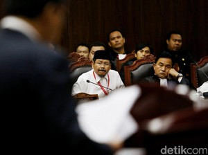 Yusril Protes Anggota HTI Ditanya Buku Ketatanegaraan Khilafah