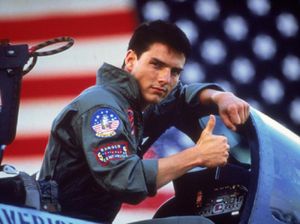 Duh, Tom Cruise Nggak Diajak di Grup Chat Cast Top Gun