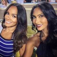 Bingung bedakan yang mana ibu dan yang mana anak? Di foto kiri adalah sang ibu yang merupakan sosialita bernama Evelyn Lozada dan di sampingnya merupakan putrinya Shaniece Hairston. Mereka terpaut usia 18 tahun namun seperti tak ada jarak usia antar keduanya. 