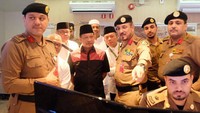Kapolri berbincang dengan Kepala Polisi Arab Saudi Jendral Said Abdullah Alqahtani saat melihat sistem keamanan dan pengamanan di Arab Saudi. Foto: dok. Polri