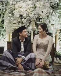 Ketampanan Hamish Daud Pakai Sarung Dan Peci Yang Bikin Wanita Meleleh Ketampanan Hamish Daud Pakai Sarung Dan Peci Yang Bikin Wanita Meleleh