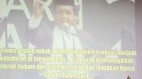 Dalam video berdurasi sekitar 2 menit tersebut, terlihat kader HTI memenuhi Stadion Gelora Bung Karno, lokasi diadakannya muktamar. Di video berisi orasi dari HTI agar kadernya meninggalkan sistem pemerintahan selain yang diatur oleh Islam. Orasi tersebut disambut pekikan takbir oleh para kader. Dalam cuplikan video yang diputar, terlihat orasi pengurus HTI, yang menyerukan:   Tinggalkan seluruh hukum dan sistem jahiliah dan tegakkan syariat Islam saja. Kedua, ubah kekuasaan yang sekarang ini berada di tangan pemilik modal menjadi di tangan kita, di tangan umat. Arahan perubahan ketiga, hancurkan sekat-sekat nasionalisme yang memecah belah kita semua.