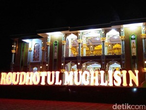 Menengok Ikon Wisata Religi di Jember, Masjid Roudhotul Muchlisin