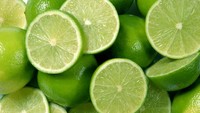 Sama seperti lemon, jeruk nipis dapat digunakan untuk daging. Lumuran air jeruk nipis selama beberapa menit bisa membuat aroma daging lebih enak. Foto: Istimewa