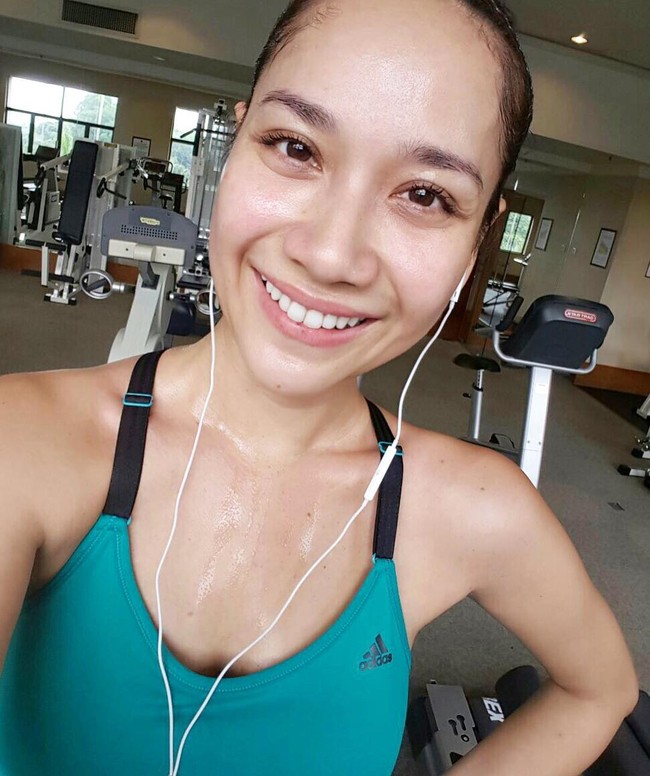 Gampang banget bikin wajah kamu terlihat baik difoto, yang sudah menerima diri apa adanya dengan segala kelebihan dan kekurangan, so girls, be proud of urself, with or without make up u r still beautiful…,” demikian BCL berpesan pada pengikutnya di Instagram, khususnya para wanita.