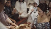Cantik banget ya Raisa. (Foto: Raisa dan Hamish Daud. dok. Bridestory/David Salim Photography)
