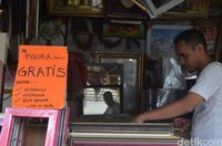 Pigura Gratis dari Joko Tole Cirebon, Syaratnya Baca 3 Surat Alquran