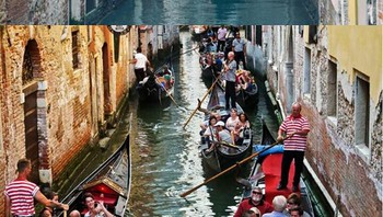Harapannya bisa mendapatkan foto romantis yang hanya berdua saja di Gondola atau perahu dayung tradisional di Venesia, Italia. Tapi kenyataannya sulit untuk mengambil foto eksklusif berdua. (Foto: boredpanda)