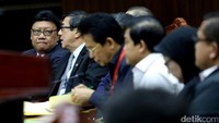 Terkait urgensi kegentingan memaksa, Tjahjo menjelaskan situasi saat ini sangat jelas terlihat ada ormas yang ingin mengganti Pancasila, salah satunya dengan paham khilafah. Menurut Tjahjo, hal tersebut tidak bisa diselesaikan dengan UU 17/2013.