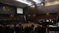 Alasan karena dalam perppu itu tidak mengatur soal kebebasan berpikir sehingga tidak melanggar HAM. Selain itu, yang diatur di perppu ormas adalah perbuatan, bukan soal larangan berpikir. Perppu Ormas bertujuan agar Ormas ikut membangun pembangunan Indonesia.