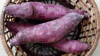 Ubi ungu memiliki anthocyanin membantu pencernaan dan memiliki sifat anti-inflamasi. Jenis umbi-umbian ini juga melindungi dari kerusakan sel. Foto: Thinkstock