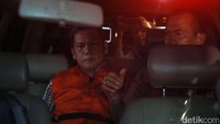 Belakangan, dia aktif di ranah politik Tegal. Sitha ingin menggandeng Amir dalam Pilwalkot Tegal 2018.