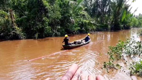 Begini Lho Perjuangan Terangi Pedalaman Riau