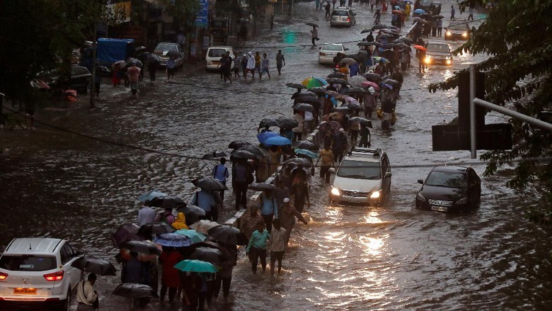 6 Orang Termasuk Balita Tewas Akibat Banjir di Mumbai 6 Orang Termasuk Balita Tewas Akibat Banjir di Mumbai
