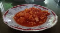 Pelengkap untuk makan nasi minyak dan kari kambing.