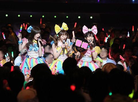 Penyanyi Idol Jepang Ini Minta Fans Pakai Deodoran Sebelum Bertemu dengannya