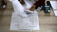 Sejak Febuari hingga Mei 2017 saja sedikitnya terjaring 29 orang calon TKI non prosedural yang ditunda keberangkatanya dari PLBN Entikong.