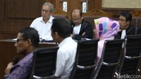 Mereka bersaksi untuk terdakwa Dudung Purwadi.
